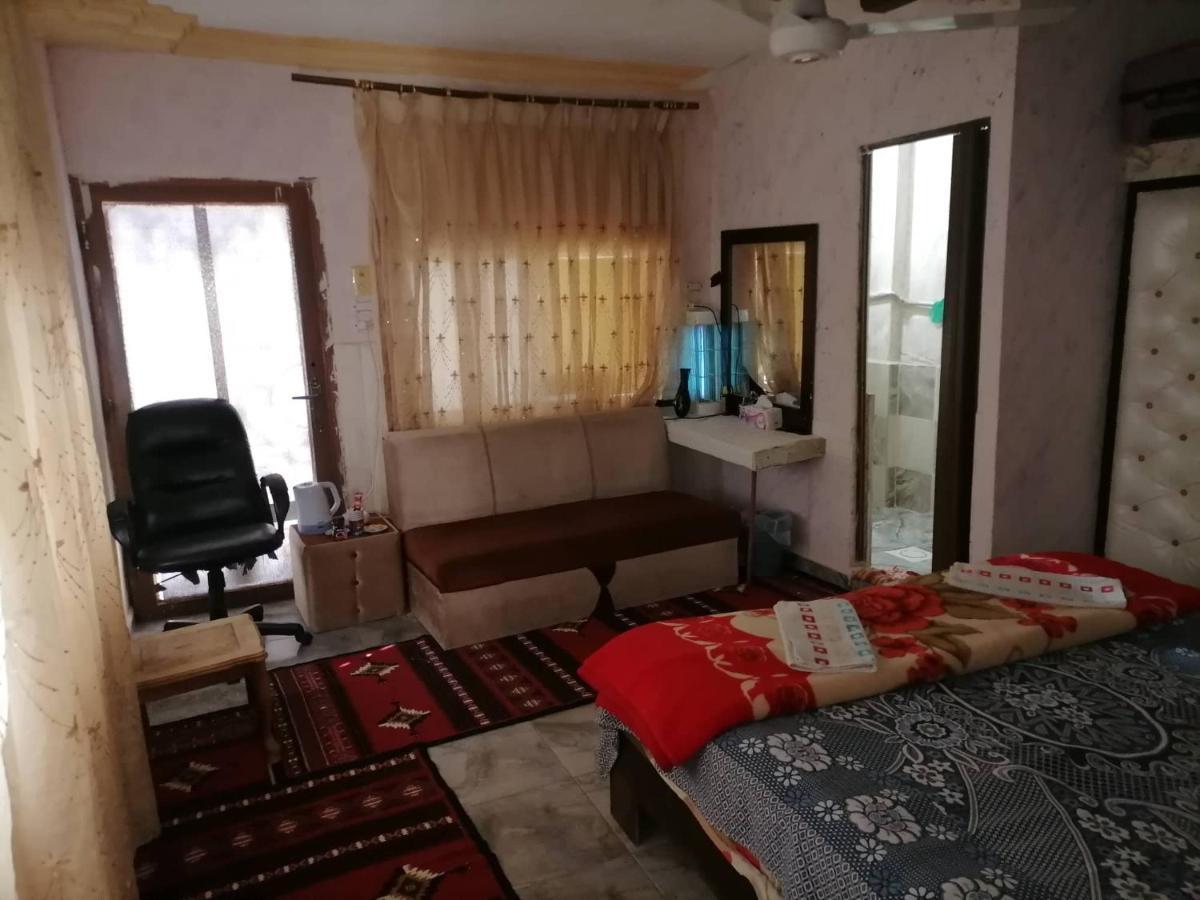 Guest House Hazem Al Azraq ash Shamālī Buitenkant foto
